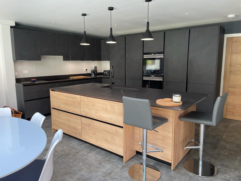 1 2 | Vegas Kitchens, Folkestone